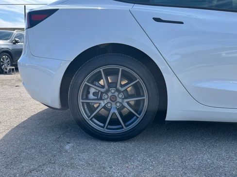 Used 2023 Tesla Model 3 Standard Range image 13