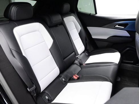 Used 2026 Chevrolet Equinox EV LT image 31