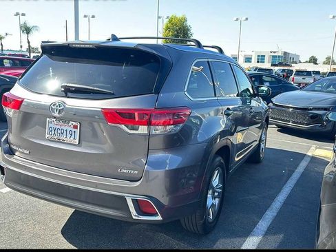 Used 2019 Toyota Highlander Limited image 2