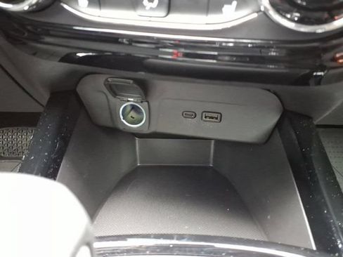 Used 2025 Chevrolet Trax RS w/ Driver Confidence Package FWD image 18