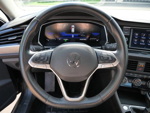 Certified 2024 Volkswagen Jetta SE image 26