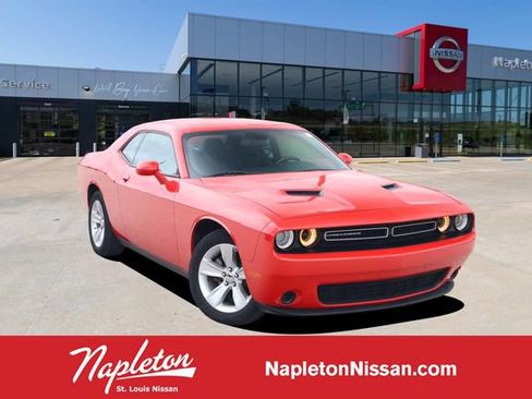 Used 2023 Dodge Challenger SXT RWD image 1