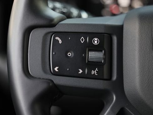 Used 2025 Land Rover Defender 110 X-Dynamic SE AWD/4WD image 42