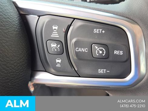 Used 2025 Jeep Wrangler Unlimited Sahara w/ Safety Group AWD/4WD image 25