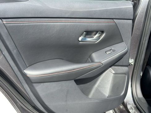 Used 2025 Nissan Sentra SR FWD image 28