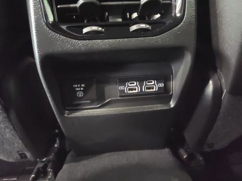 Used 2024 Jeep Grand Cherokee Altitude AWD/4WD image 31
