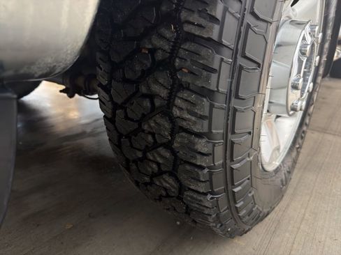 Used 2011 Ford F250 XLT w/ XLT Interior Pkg image 16