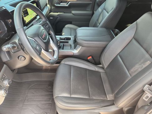Used 2023 GMC Sierra 1500 SLT AWD/4WD image 11
