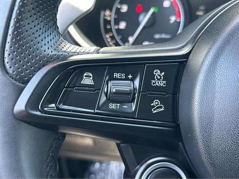 Used 2023 Alfa Romeo Stelvio Sprint RWD image 22