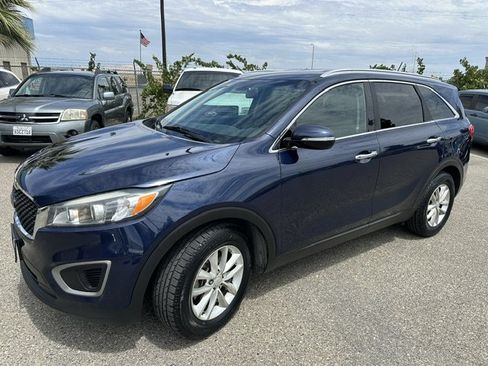 Used 2016 Kia Sorento LX FWD image 1