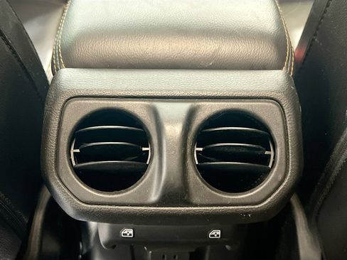 Used 2021 Jeep Gladiator Overland image 17