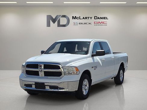 Used 2020 RAM 1500 Classic SLT RWD image 2
