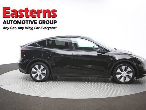 Used 2021 Tesla Model Y Long Range AWD/4WD image 40