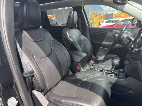 Used 2019 Jeep Cherokee Limited w/ Luxury Group image 29