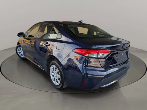 Used 2021 Toyota Corolla LE FWD image 3