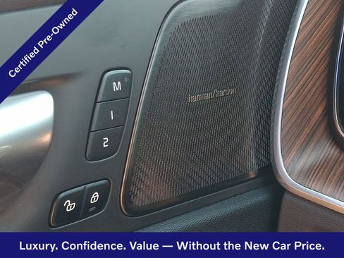 Certified 2023 Volvo XC60 B5 Ultimate w/ Climate Package AWD/4WD image 24