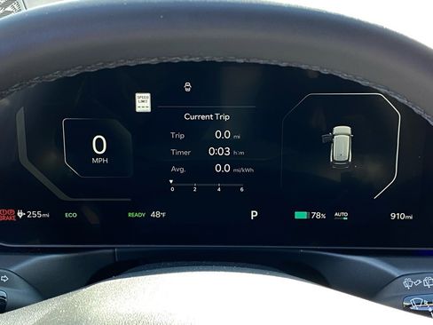 Used 2024 Kia EV9 Land image 8