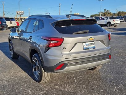 Used 2025 Chevrolet Trax LT w/ Driver Confidence Package