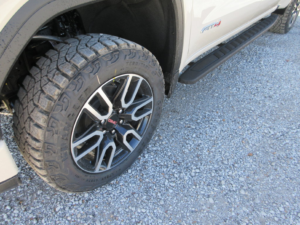 New 2026 GMC Sierra 1500 AT4 w/ AT4 Premium Package AWD/4WD image 14
