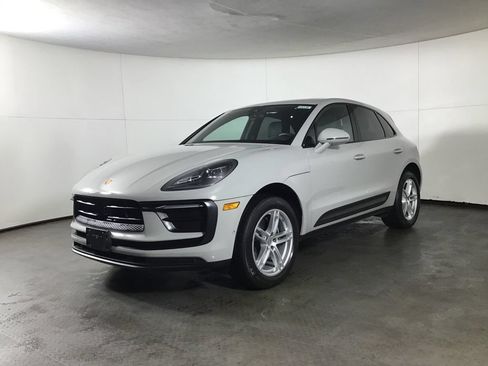 Certified 2023 Porsche Macan Turbo AWD/4WD image 3