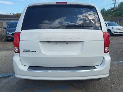 Used 2019 Dodge Grand Caravan SE FWD image 9