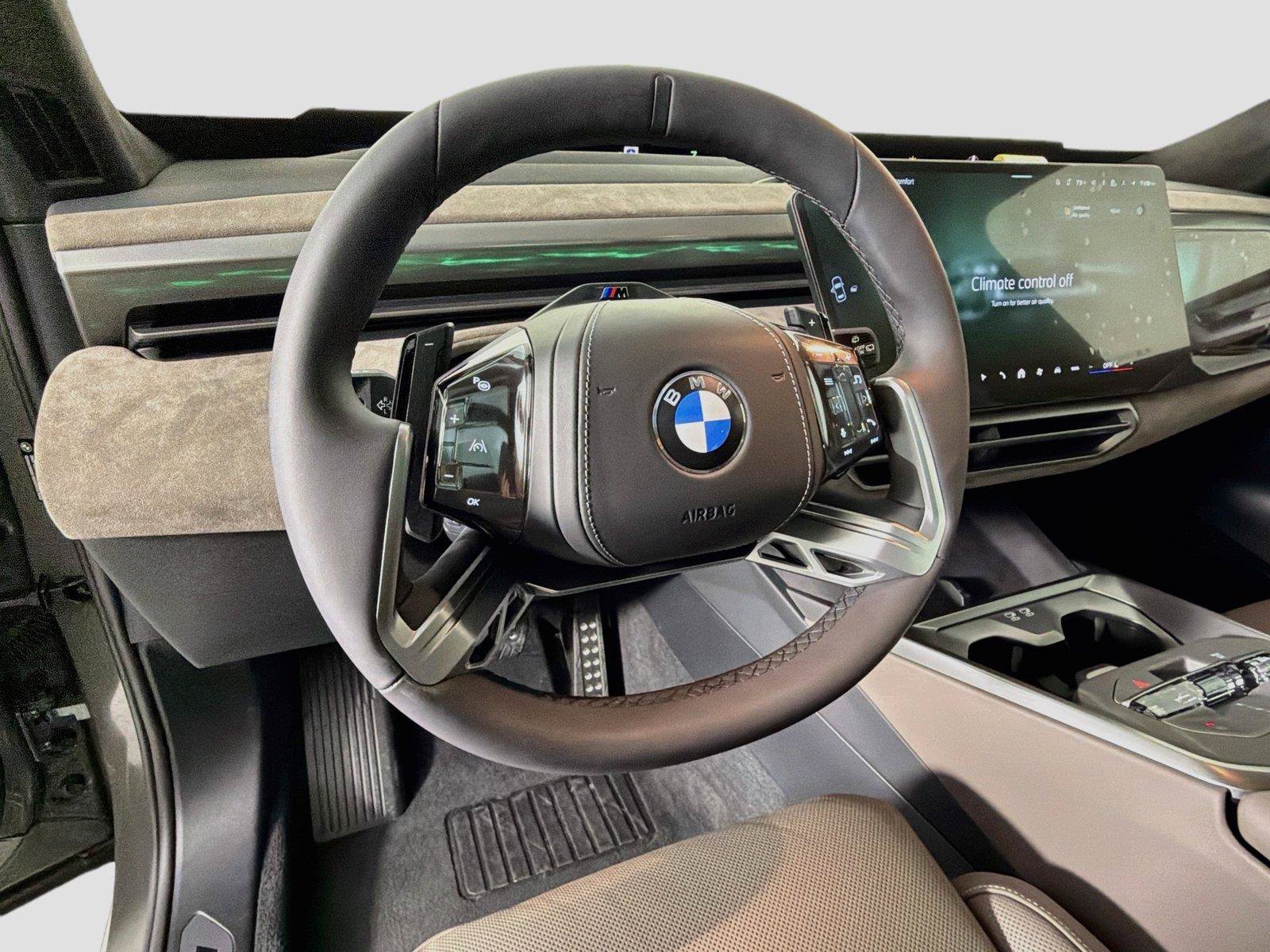 New 2027 BMW X5 xDrive40i w/ M Sport Professional Package AWD/4WD image 10