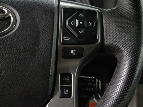 Used 2021 Toyota Tacoma SR5 AWD/4WD image 10