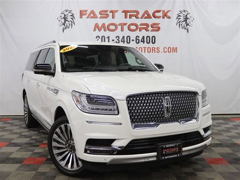 Used 2020 Lincoln Navigator L Reserve w/ Luxury Package image 3