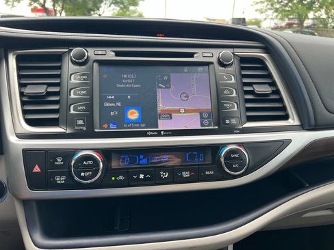 Used 2015 Toyota Highlander Limited AWD/4WD image 39