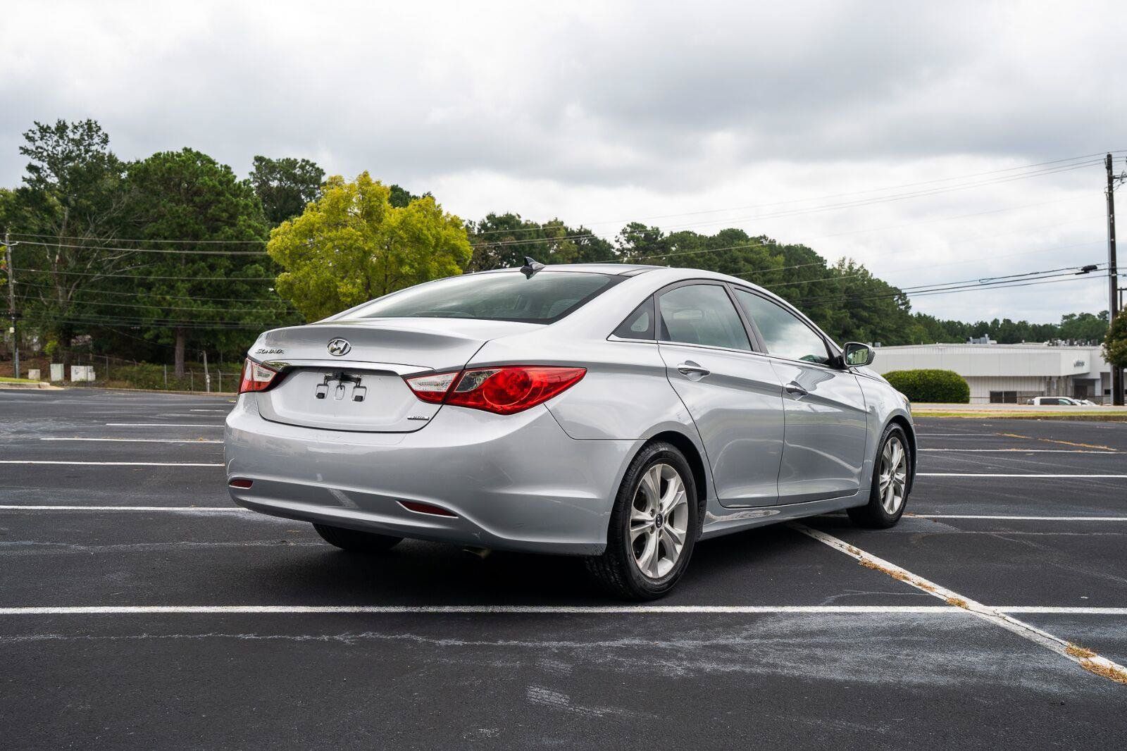 Used 2012 Hyundai Sonata Limited FWD image 8