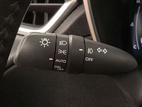 Used 2023 Toyota Corolla Cross XLE image 20