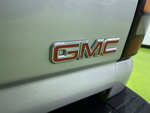 Used 2004 GMC Sierra 2500 SLT w/ Skid Plate Package image 13