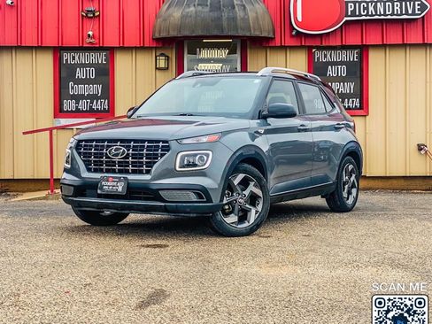 Used 2022 Hyundai Venue Limited w/ Cargo Package FWD image 2