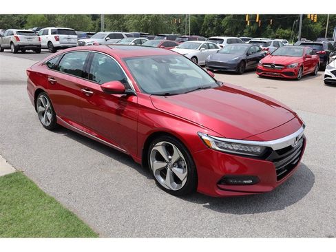 Used 2018 Honda Accord Touring image 7