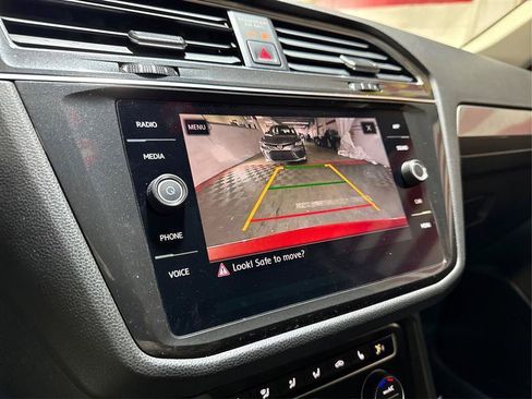 Used 2019 Volkswagen Tiguan SE w/ Panoramic Sunroof Package AWD/4WD image 22