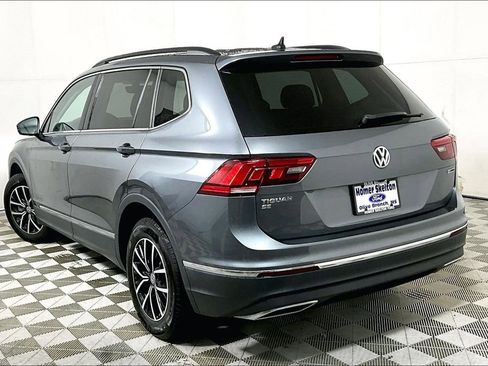 Used 2021 Volkswagen Tiguan SE w/ Panoramic Sunroof Package image 11