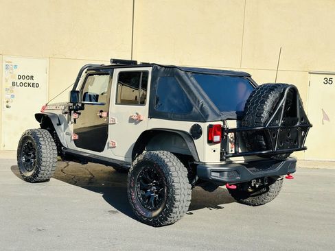 Used 2017 Jeep Wrangler Unlimited Rubicon image 5