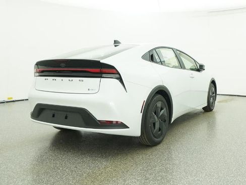 New 2026 Toyota Prius LE image 24