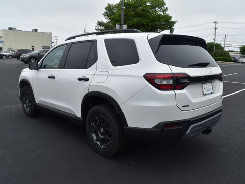 New 2025 Honda Pilot TrailSport image 4