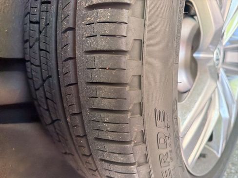 Used 2019 Volkswagen Tiguan SEL Premium image 7