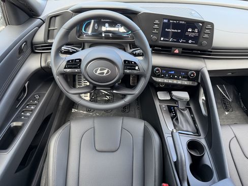 New 2026 Hyundai Elantra SEL Sport FWD image 13