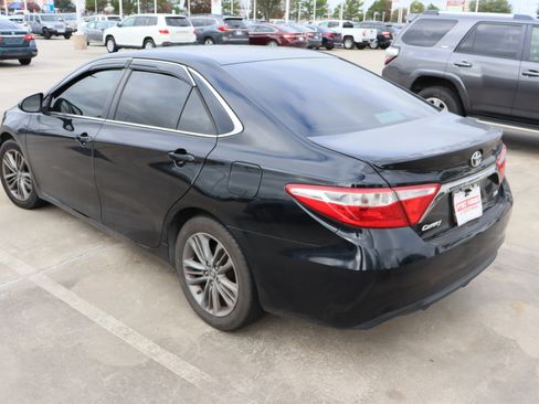 Used 2015 Toyota Camry SE image 8