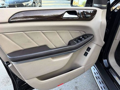 Used 2013 Mercedes-Benz GL 450 4MATIC image 15