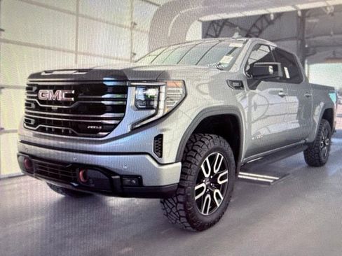 Used 2024 GMC Sierra 1500 AT4 w/ Technology Package AWD/4WD image 4
