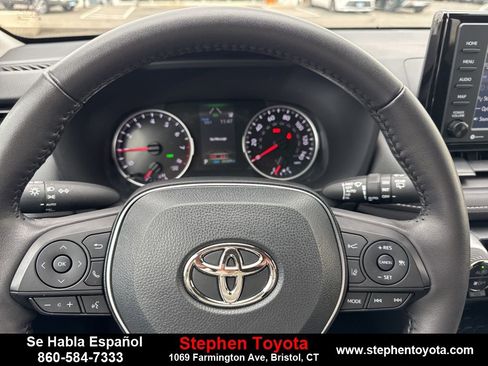 Used 2022 Toyota RAV4 XLE image 19