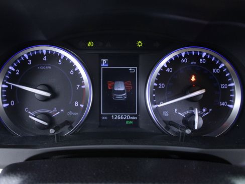 Used 2017 Toyota Highlander Limited image 26