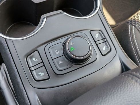 Used 2023 GMC Terrain SLE w/ Driver Convenience Package FWD image 26