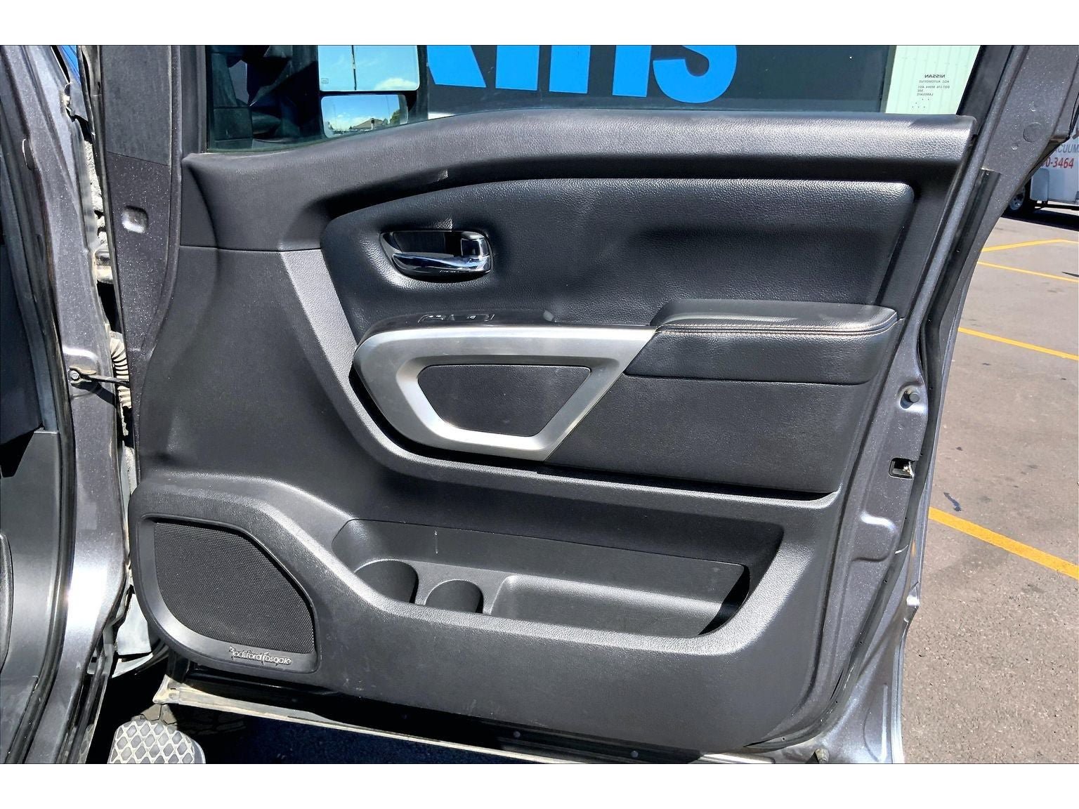 Used 2016 Nissan Titan SL AWD/4WD image 25