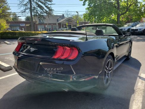 Used 2018 Ford Mustang Premium RWD image 3