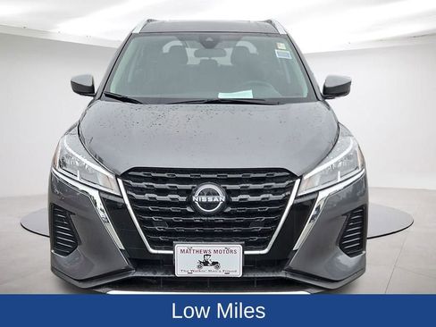 Used 2024 Nissan Kicks SV image 2